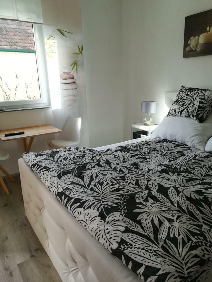 Gästezimmer Resi Illmitz Exterior foto